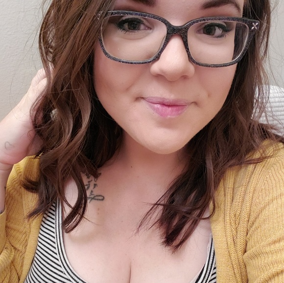 Meet your Posher, Kayla - Picture 1 of 1